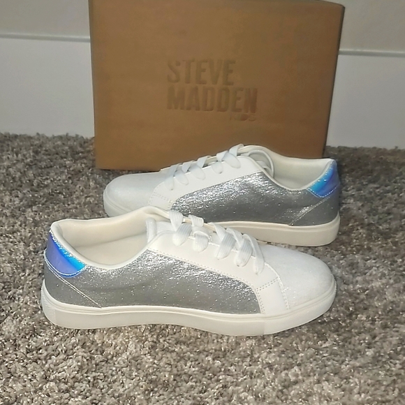 NIB Steve Madden Kids Silver Jroli blinged out Sneakers - Picture 5 of 9